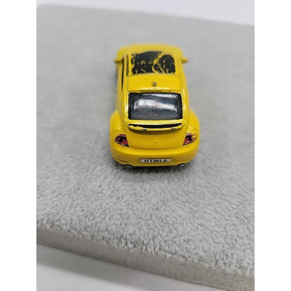 Hot Wheels 2012 Volkswagen VW  Beetle Yellow - Diecast - 1:64 - USED